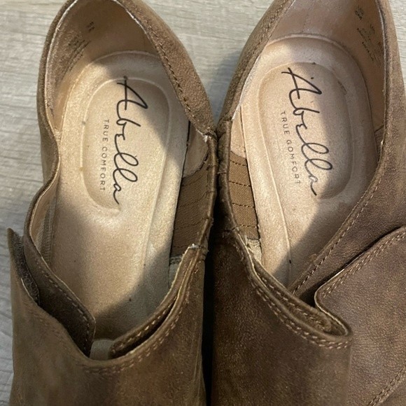 Abella True Comfort Faux Suede Velcro Loafers Size 8 - Picture 2 of 6